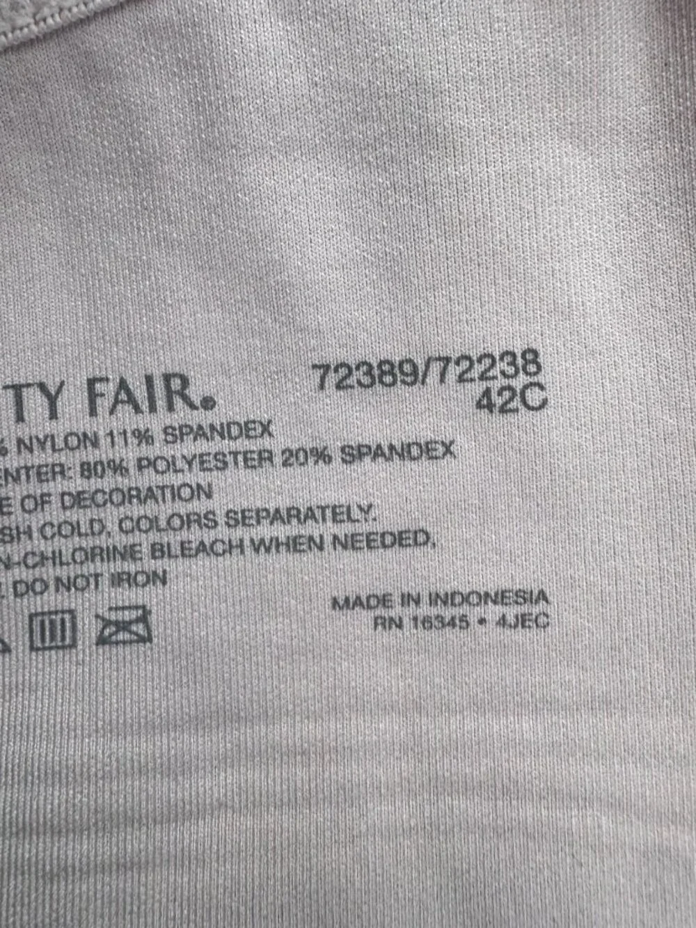 Vanity Fair 72389 Wirefree Bra 42C Nude Beige Striped Lightly Lined Full Coverag